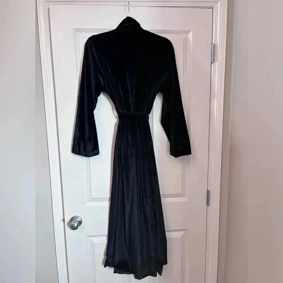 Vintage Velour Robe - Picture 6 of 6